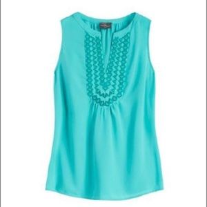 Market & Spruce Embroidery Detail Top **XS**